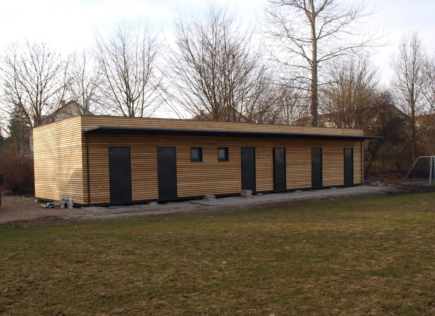 Flexibilní modulární výstavba umožňuje prostor postupně rozšiřovat podle toho, jak se mění potřeby firmy nebo jiné organizace.
